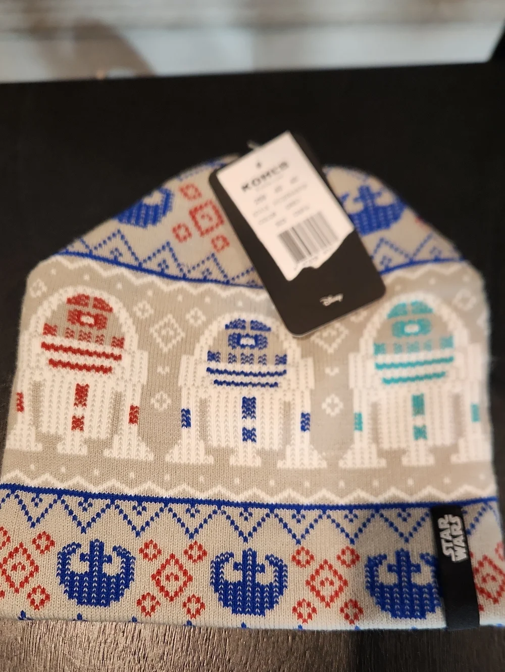 NWT Disney Star Waes OSFM Knit Hat